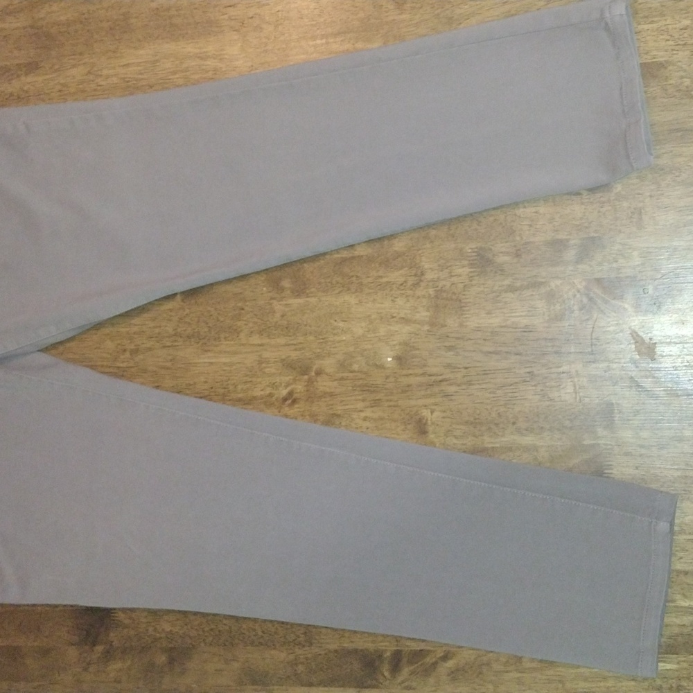 Chico's Platinum Gray Pull on Pants Size 1.5/10 - Picture 4 of 7